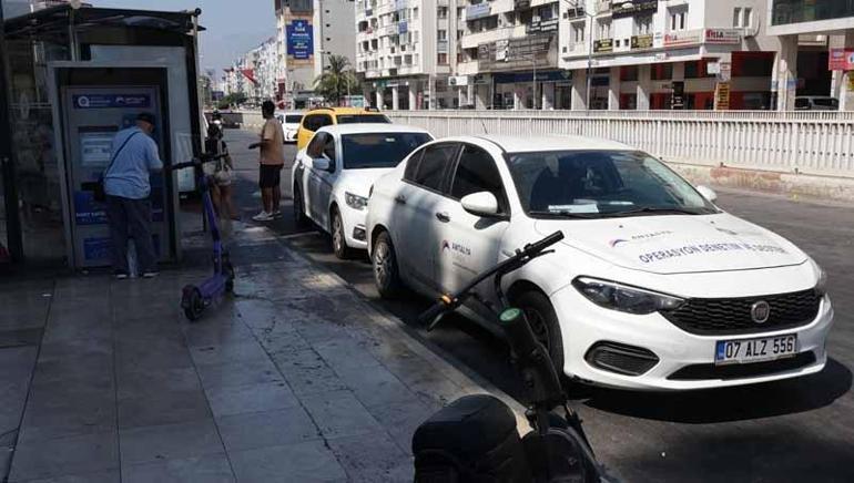 Kapısı açık unutulan otomobildeki para dolu torba çalındı