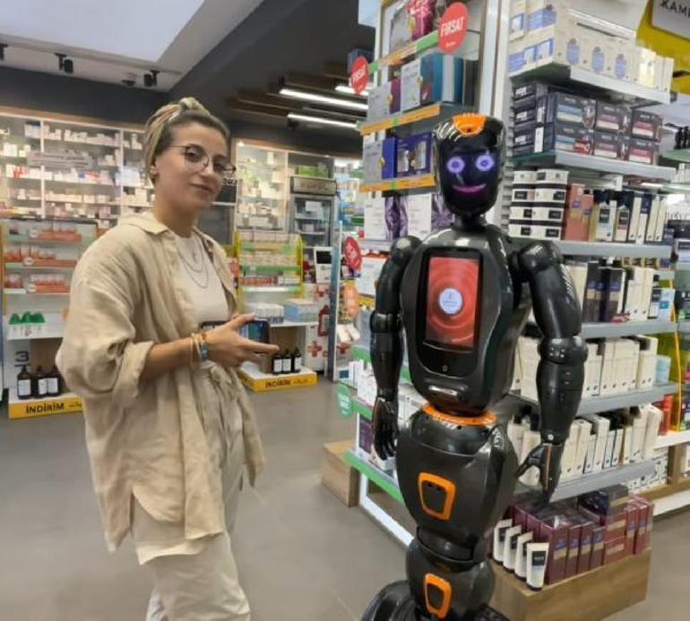 Yapay zeka robotu Marbot Ada, Yalovada eczanede işbaşı yaptı