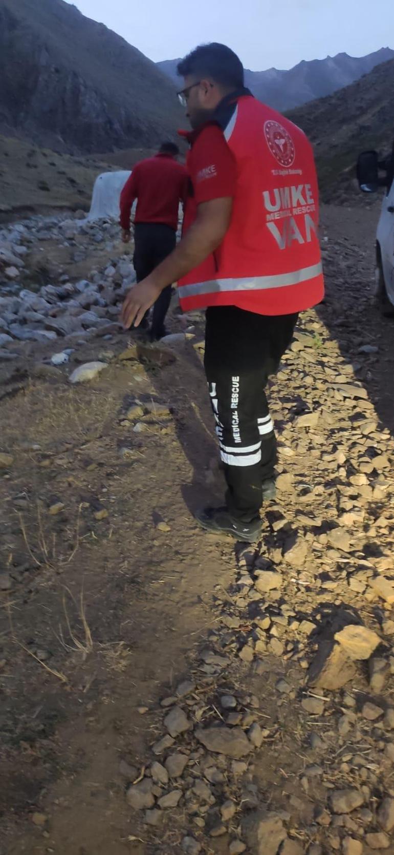 Yaylada doğum sancısı tutan kadına, UMKE ekibi 5 kilometre yürüyerek ulaştı