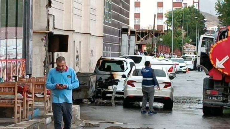 Tatvan’da AVM’de yangın