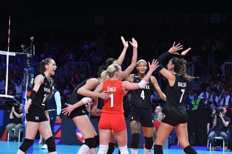 Filenin Sultanları, Avrupa Voleybol Şampiyonası’nda namağlup yarı finalde