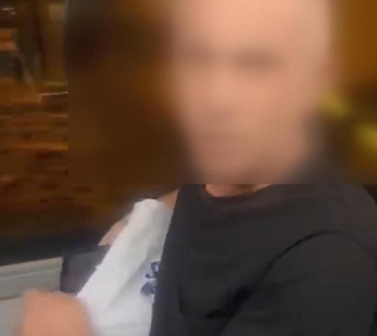 Ataşehirde otobüste gizlice kadının fotoğrafını çekti; yolcular tarafından yakalandı