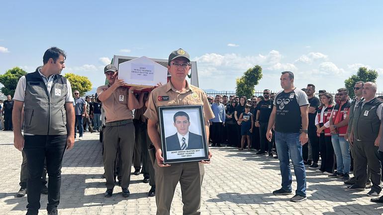 Orman yangınında ölen orman şefine eşi ve kızından gözyaşlarıyla veda