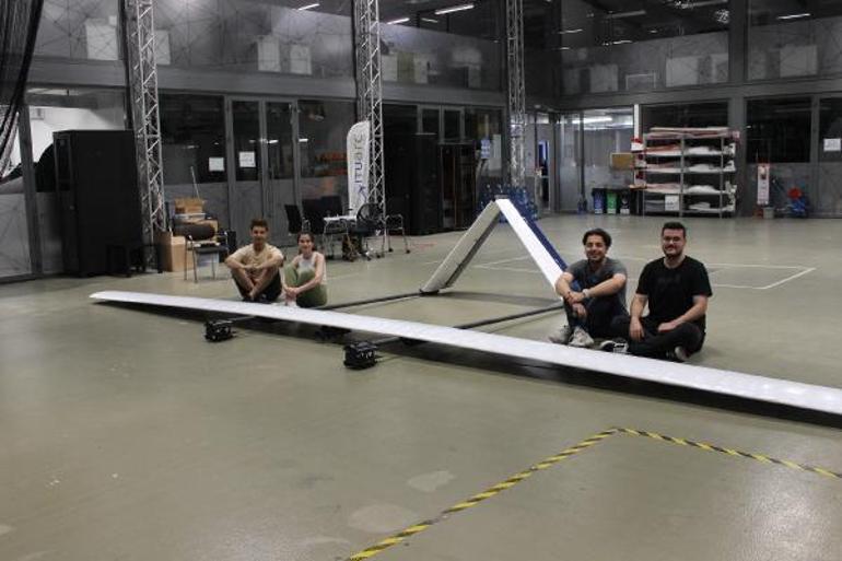 Üniversite öğrencilerinden güneş enerjisiyle çalışan İHA