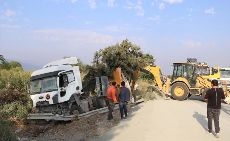 Kamyon, düğüne gidenleri taşıyan otobüse çarptı: 6 ölü, 43 yaralı