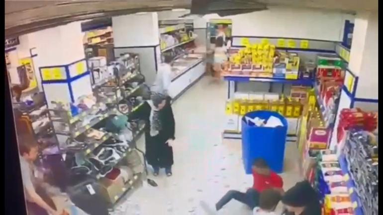 Beylikdüzünde markette arkadaşını korumaya çalışırken bıçaklanan genç hayatını kaybetti