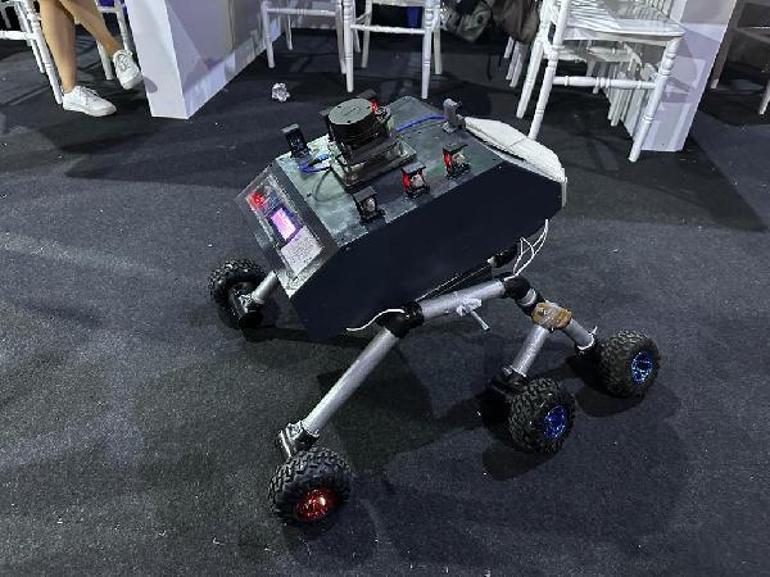 Lise öğrencileri, maden kazalarını önceden bildiren robot geliştirdi