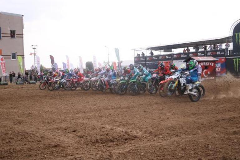 MXGPde sıralama turları ve ilk ayak yarışlar yapıldı