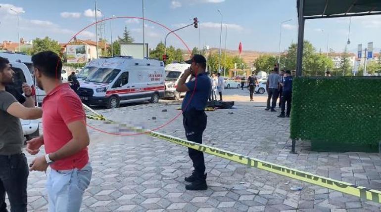 Silahlı kavgada ambulansta müdahale edilirken öldürülmüştü; baba- oğul tutuklandı