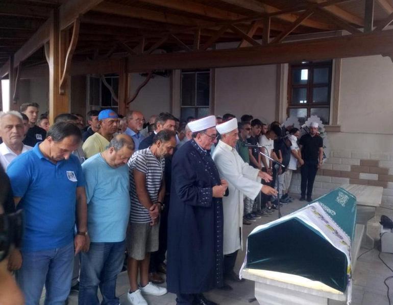 Denize uçan otomobilde ölen lise müdürü son yolculuğuna uğurlandı