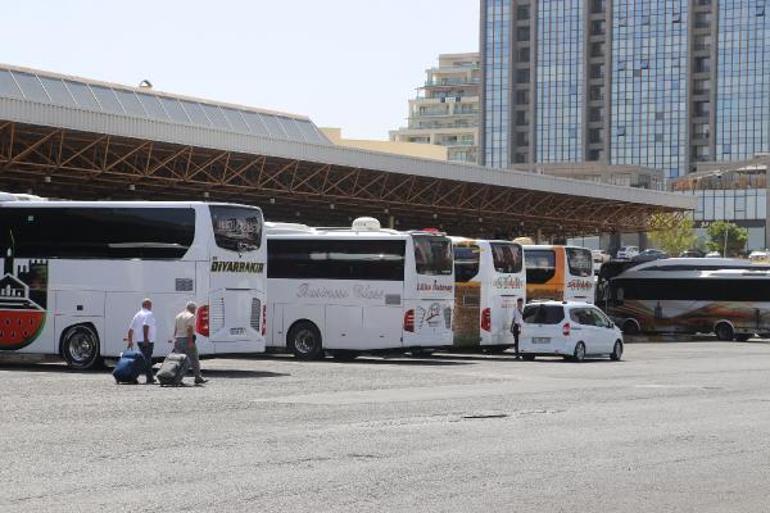 Diyarbakırda zam talepleri reddedilen bazı şehirlerarası otobüs şoförleri iş bıraktı