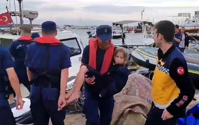 Saros Körfezinde sürüklenen 2 çocuk ve yardıma giden cankurtaranı Sahil Güvenlik kurtardı