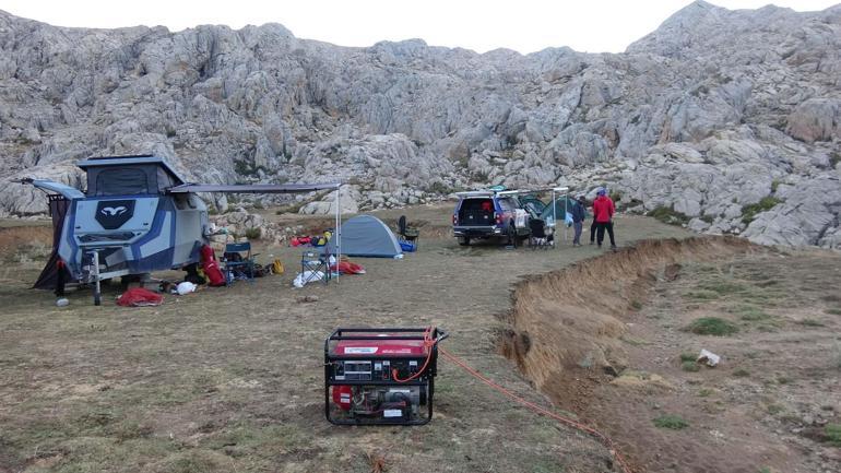 Mağarada rahatsızlanan ABDli araştırmacıya 1040 metre derinlikte müdahale