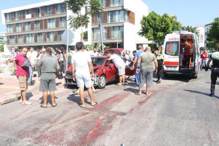 Antalyasporlu Naldonun ailesi kaza geçirdi: 1i ağır, 5 yaralı