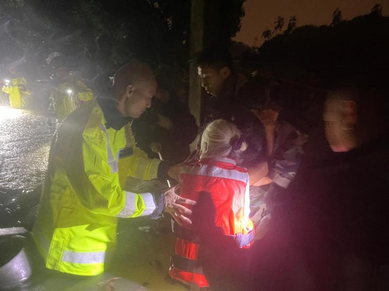 Hong Kong’da 140 yılın en şiddetli yağışı kaydedildi