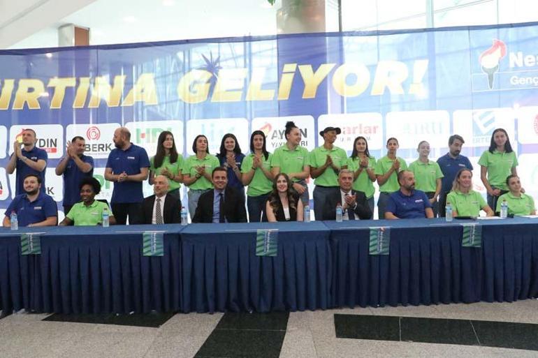 Nesibe Aydın Kadın Basketbol Takımı, öğrencilerle bir araya geldi