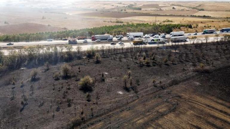 Anız ateşinden duman kaplayan TEMde zincirleme kaza: 2 ölü, 36 yaralı