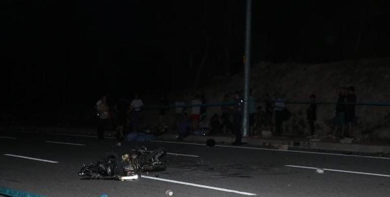 Trafiğe kapalı yolda iki motosiklet kafa kafaya çarpıştı: 2 ölü, 1 yaralı