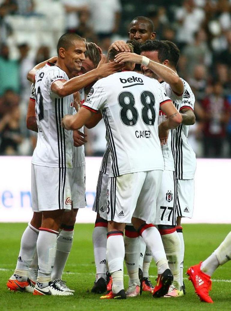 Gökhan İnler: Futbolu Beşiktaşta bırakacağım