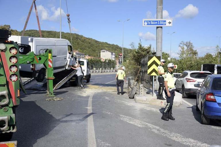 Sarıyerde devrilen araç tüneli 2 saat kapattı