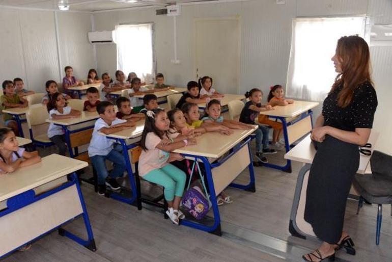 Deprem bölgesinde ilk ders zili çaldı