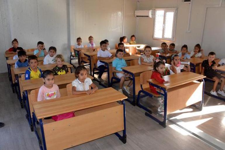 Deprem bölgesinde ilk ders zili çaldı