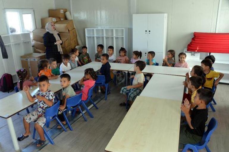 Deprem bölgesinde ilk ders zili çaldı