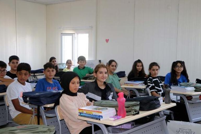 Deprem bölgesinde ilk ders zili çaldı