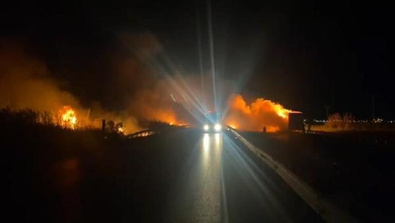 Bursa-Balıkesir Karayolunda TIRda çıkan yangın sazlık alana sıçradı