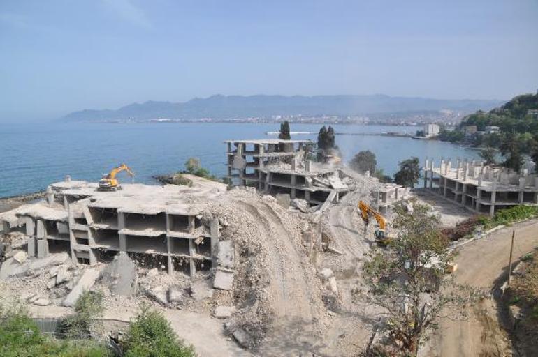 Erdoğanın tepki gösterdiği binalar yıkıldı, kıyı şeridi halka açıldı