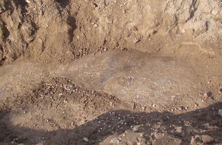 Ekskavatörle kaçak kazı yapan 11 kişiye suçüstü