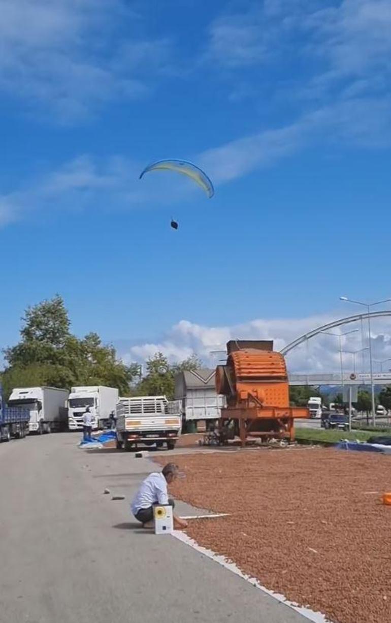 Yamaç paraşütüyle fındık harmanına indi; o anlar kamerada