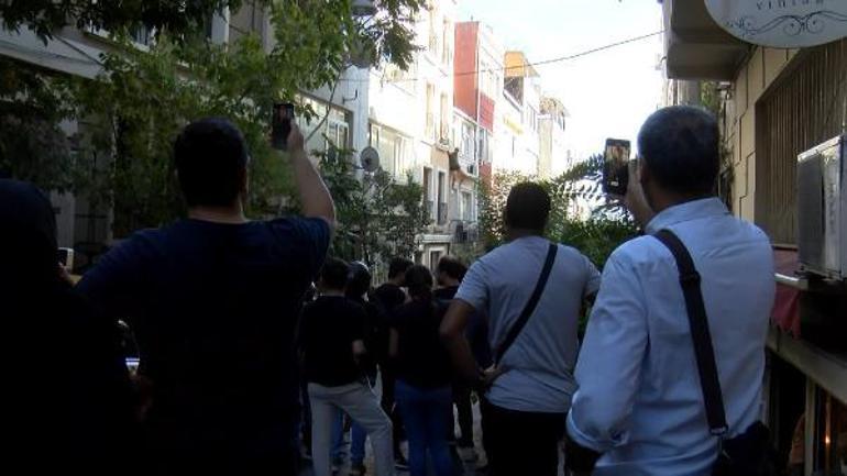 Beyoğlunda intihar merakı: Yol kapandı, mahalleli seyretti