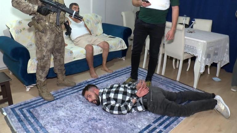 Uyuşturucu operasyonunda annenin isyanı; Sonunda rahat ettin mi annem