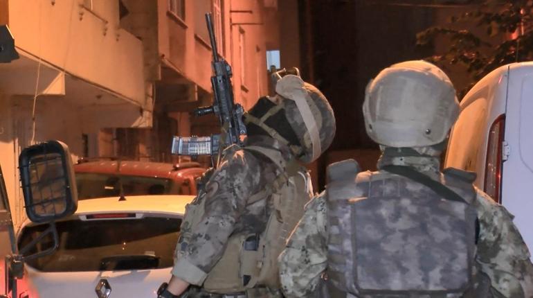 Uyuşturucu operasyonunda annenin isyanı; Sonunda rahat ettin mi annem