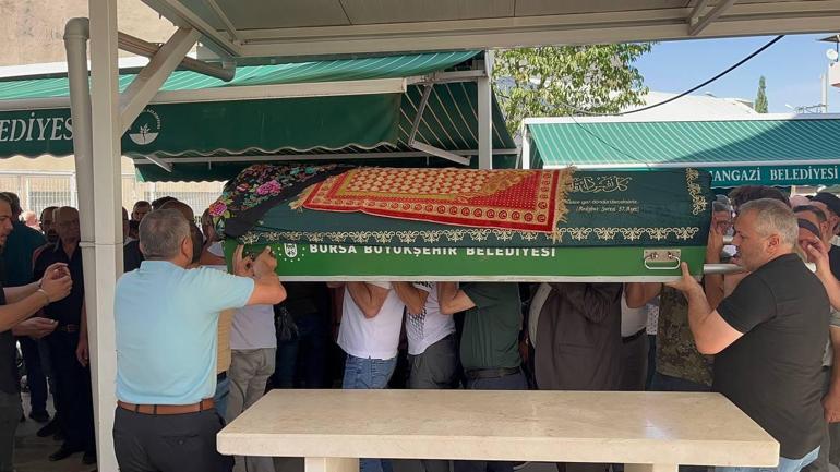 Harçlık vermediği yeğeni tarafından öldürülen kadın, toprağa verildi