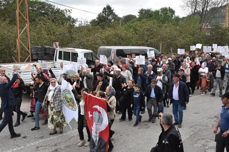 Mahalleliden Yolumuz yapılsın eylemi