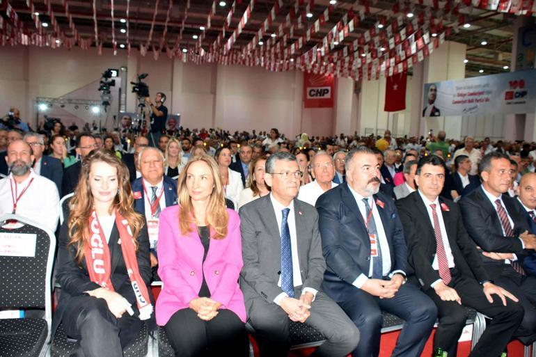 Özgür Özel: CHPyi ayağa kaldırmak için babaevinden helallik almaya geldim