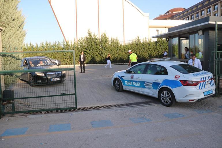 Afyonkarahisarda otel bahçesine iniş yapmak isteyen helikopter kırım geçirdi