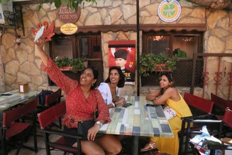 Fransız derginin 100üncü yıl kapağı, Antalyaya örnek oldu