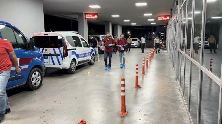 Husumetliler arasında markette çıkan silahlı kavga hastane önünde devam etti: 2 yaralı