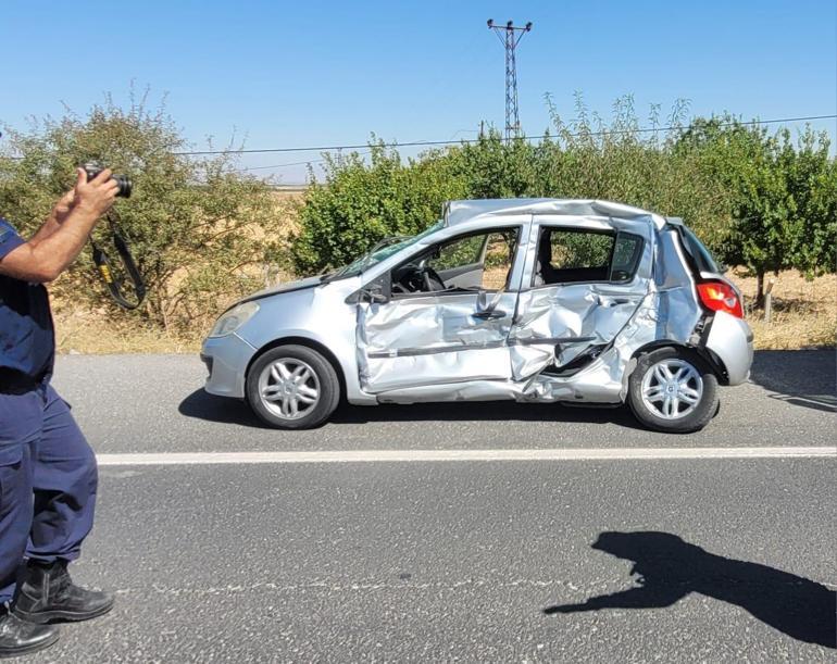 Cezaevi nakil aracıyla çarpışan otomobilin sürücüsü öldü, 4 yaralı