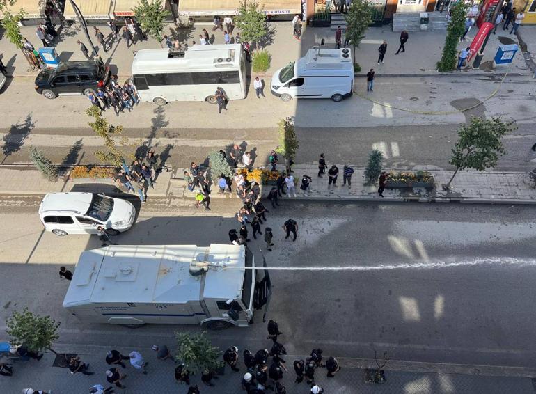 Yüksekovada izinsiz yürüyüşe polis müdahalesi