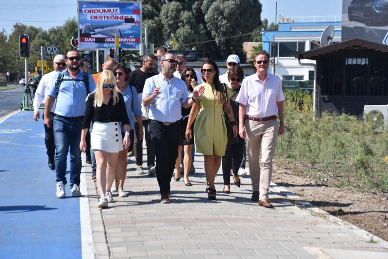 Büyükelçi Landrut, Avrupa Hareketlilik Haftası kapsamında İzmirde toplu ulaşımı kullandı