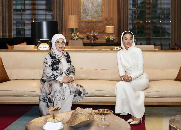 Emine Erdoğan, Katar Emiri Al Saninin annesi Şeyha Moza bint Nasırla görüştü
