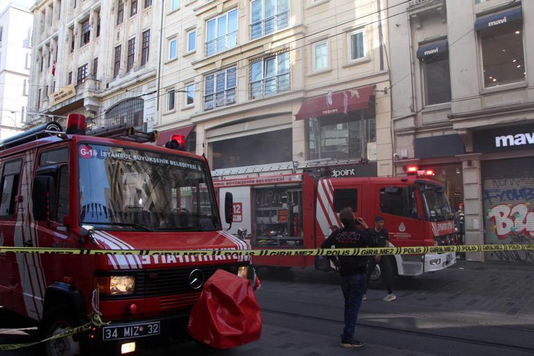 İstiklal Caddesinde 8 katlı iş merkezinde yangın