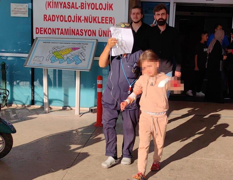 Demir bahçe kapısına elini sıkıştıran çocuğun 3 parmağı koptu