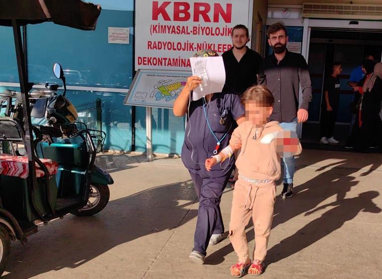 Demir bahçe kapısına elini sıkıştıran çocuğun 3 parmağı koptu