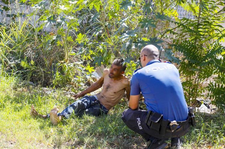 Parkta temizlik görevlisi Git buradan deyince kendini salıncağa bağladı