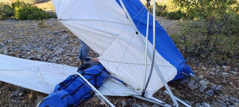 Yelkenkanatlar çarpıştı; 1 pilot öldü, 1 pilot yaralı